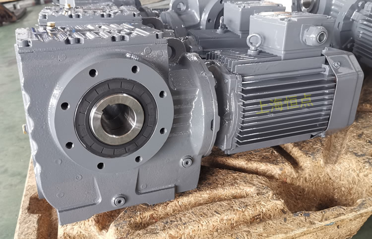 SA77系列減速機輸入配電機，輸出通孔，常用件實物圖