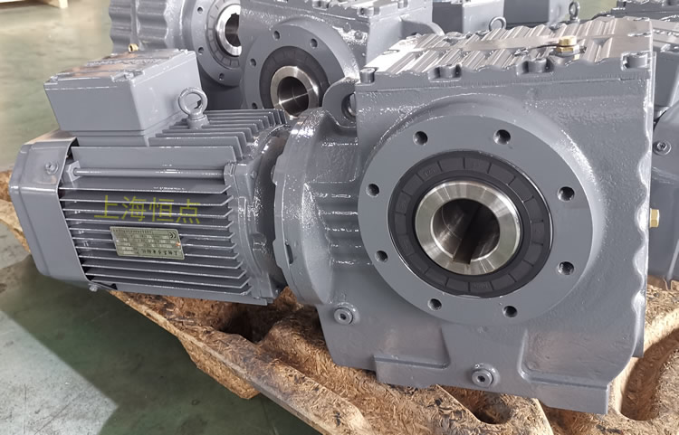 SA77系列減速機輸入配電機，輸出通孔，常用件實物圖